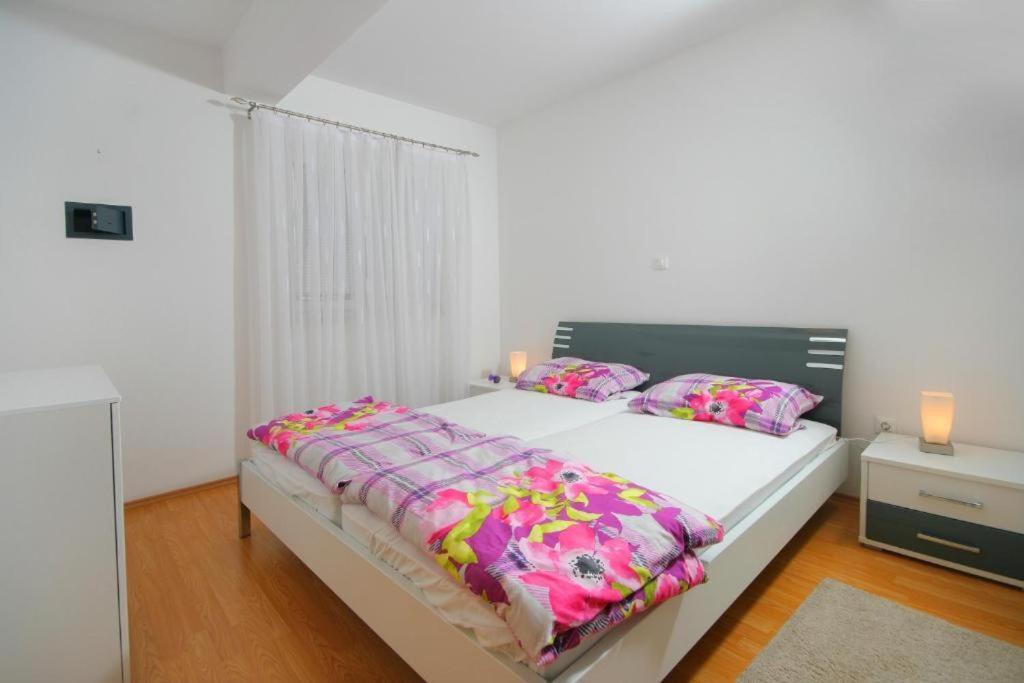 Apartmani Mane Trogir Exteriör bild