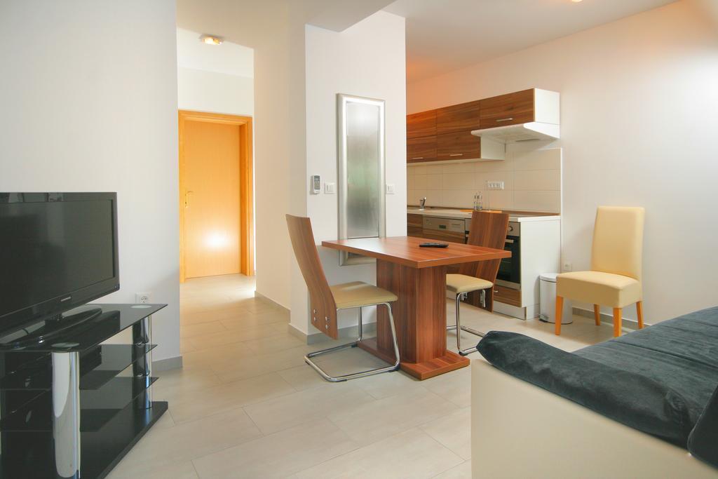 Apartmani Mane Trogir Exteriör bild