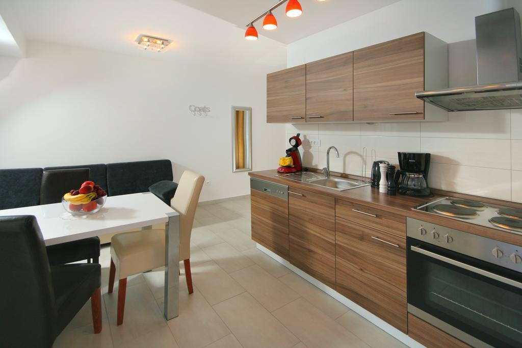 Apartmani Mane Trogir Exteriör bild