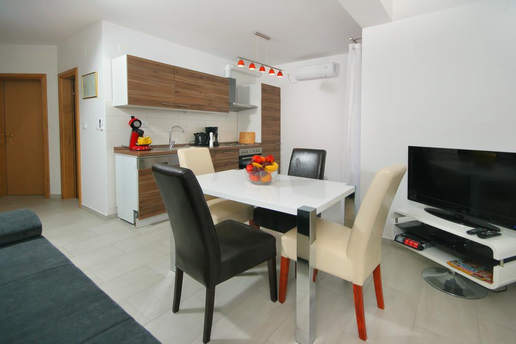 Apartmani Mane Trogir Exteriör bild