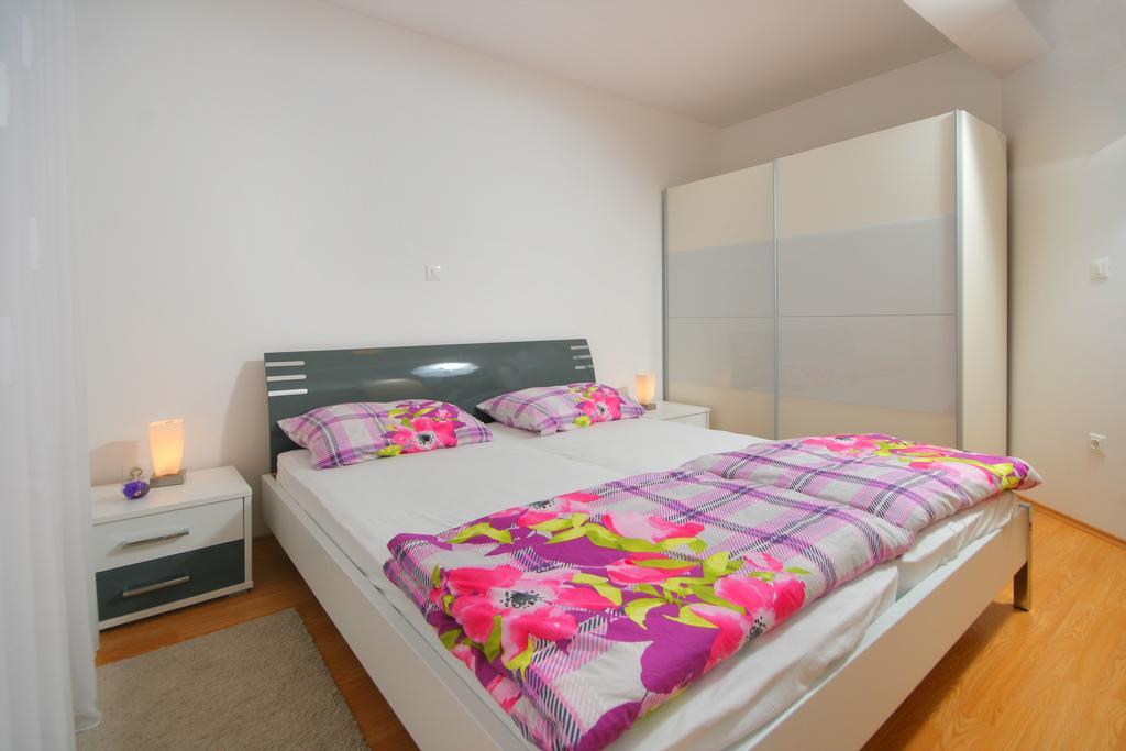 Apartmani Mane Trogir Exteriör bild