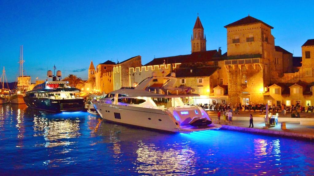 Apartmani Mane Trogir Exteriör bild